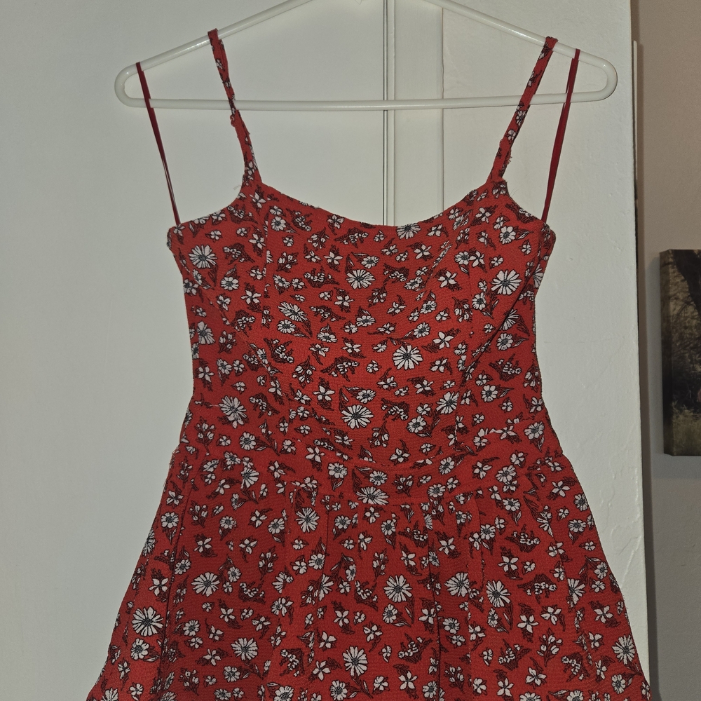 Jun&Ivy Red and White Floral TOP